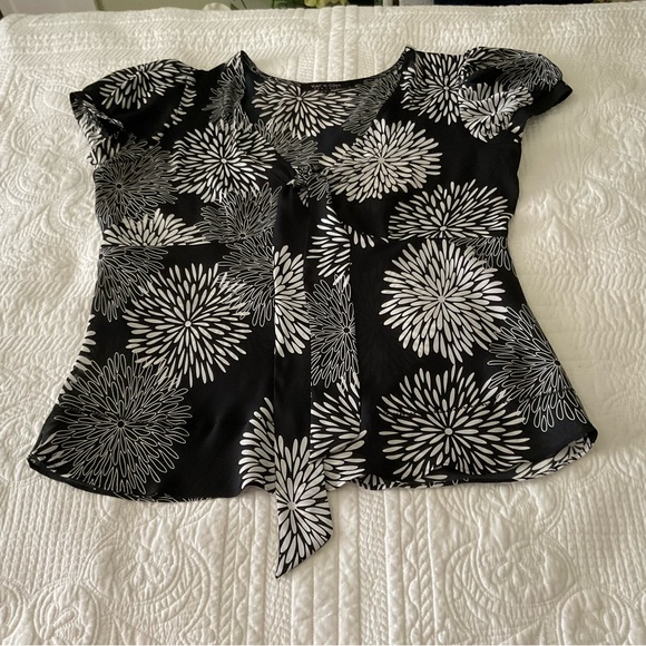 VIOLET & CLAIRE NEW YORK, BLACK AND WHITE FLORAL PRINT, SIZE: L - Picture 12 of 12